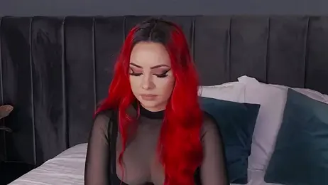 Emmelyn webcam model stream image