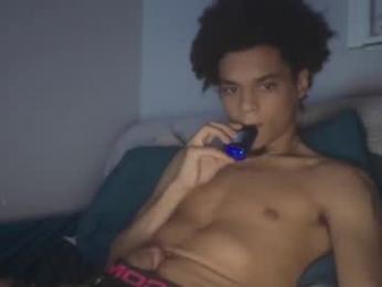 lightskinwithgirth webcam model stream image