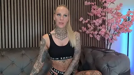 Lara-CumKitten webcam model stream image