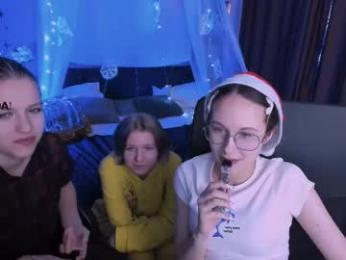 gloria_bubble webcam model stream image