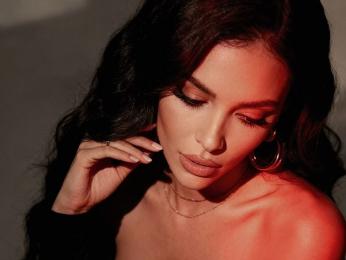 Raisa webcam model stream image