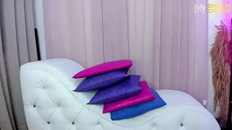 Yourslust_ webcam model stream image