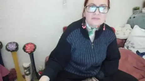 PlayfullMature webcam model stream image