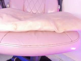 mia-royal webcam camsoda model stream image