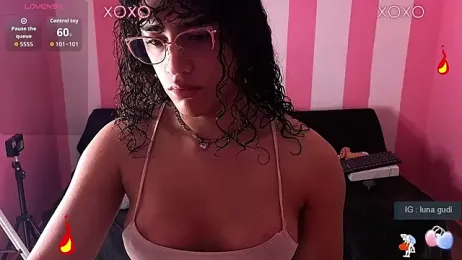 lunagudis webcam stripchat model stream image