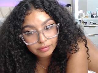 mmmmmmlia webcam camsoda model stream image