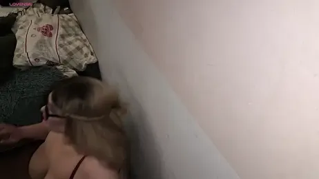 LoveInAllHoles webcam model stream image