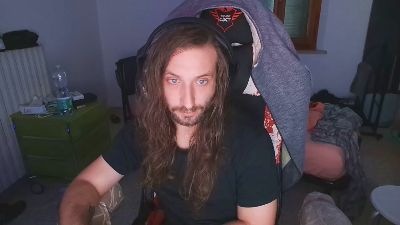 Pugnettino webcam model stream image