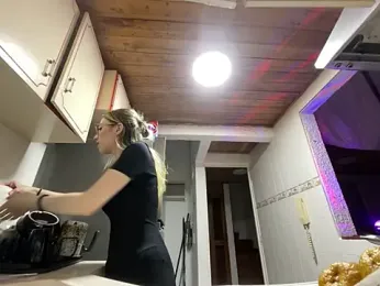 ReenKitty webcam stripchat model stream image