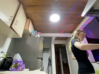 ReenKitty webcam stripchat model stream image