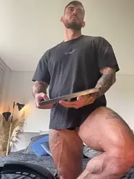 DimitriSullivan_ webcam model stream image