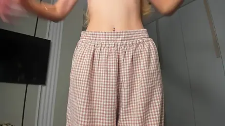 FlowerOfSin2001 webcam model stream image