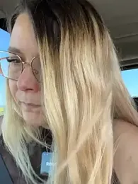 EmyLana webcam model stream image