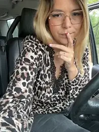 EmyLana webcam model stream image