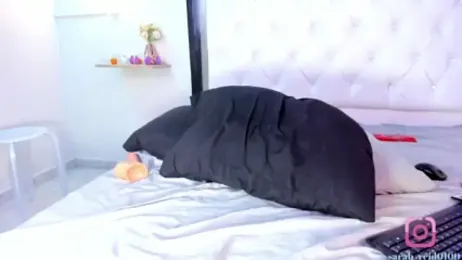 Sarahreid_1 webcam stripchat model stream image