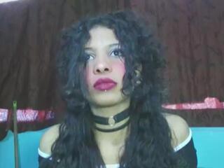 Petite Ariana webcam model stream image