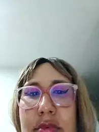 brown_halos webcam model stream image