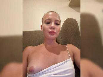 Linnea webcam bongacams model stream image