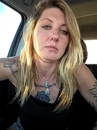 SheIsSomething webcam stripchat model stream image