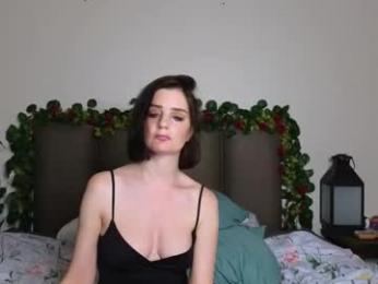 lucy1990xxx webcam model stream image