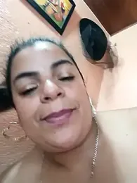 Mia-Glow webcam model stream image