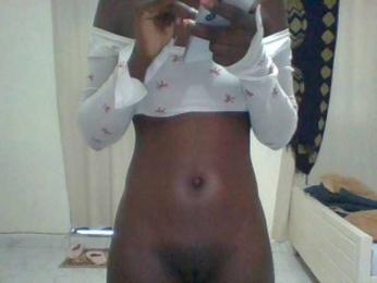 Bella-22 webcam model stream image