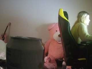 voyeurcam-sexy-little-ana-01 webcam model stream image