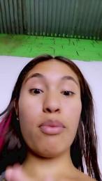 Scarlett_pee webcam model stream image