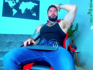 Aless Rose webcam model stream image