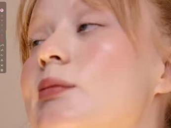 cute_shine webcam chaturbate model stream image