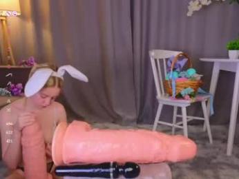 graceholly webcam model stream image