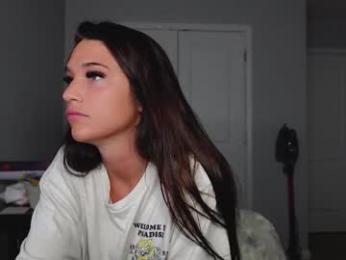 prettygirll23 webcam model stream image