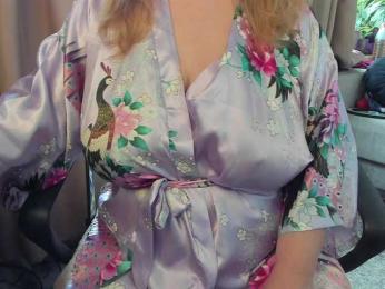 Alyssia webcam model stream image