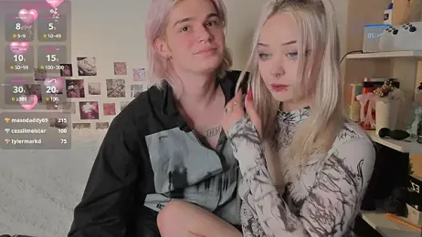 SweetheartsFriends webcam model stream image