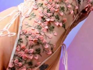susan-blossom webcam model stream image