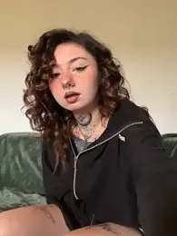 milou_xtx webcam stripchat model stream image