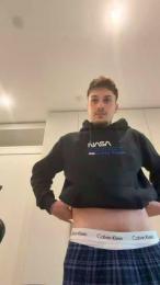 Hank_04 webcam cam4 model stream image