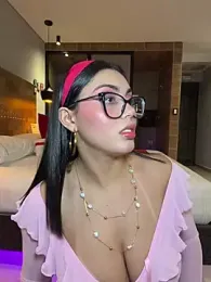 zui_lu webcam stripchat model stream image