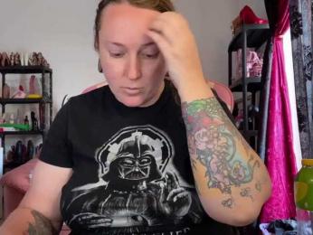 NylonQueen webcam bongacams model stream image