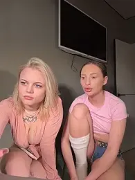 elloriah webcam model stream image