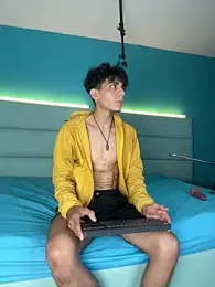 abrilandjulian webcam model stream image