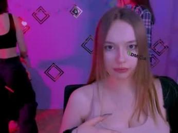 aria_wild_ webcam model stream image