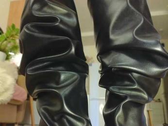 lili-roze webcam bongacams model stream image