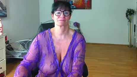 Sylly webcam model stream image