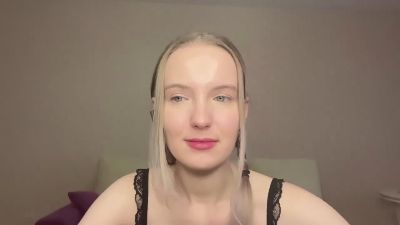 MitzieParonto webcam cam4 model stream image