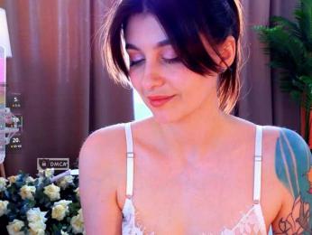 HoneyCherry webcam model stream image