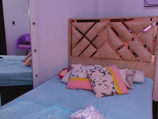 Scarlet Dash webcam model stream image