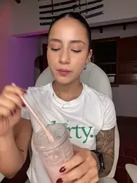 Ale_Lewis webcam model stream image