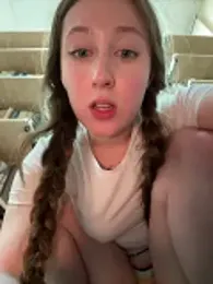 FroggyAnna webcam stripchat model stream image