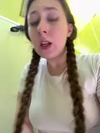 FroggyAnna webcam stripchat model stream image